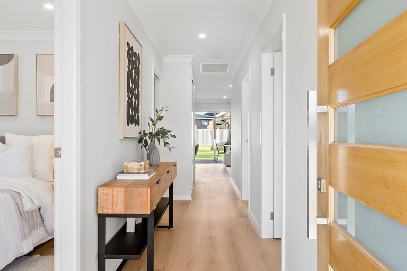 Photo - 60 Wall Park Avenue, Seven Hills NSW 2147 - Image 2