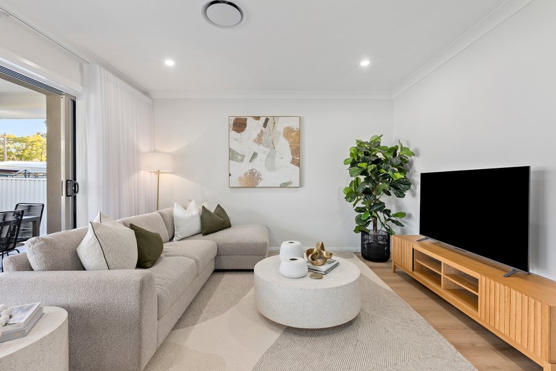 Photo - 60 Wall Park Avenue, Seven Hills NSW 2147 - Image 4