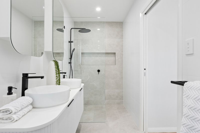 Photo - 60 Wall Park Avenue, Seven Hills NSW 2147 - Image 7