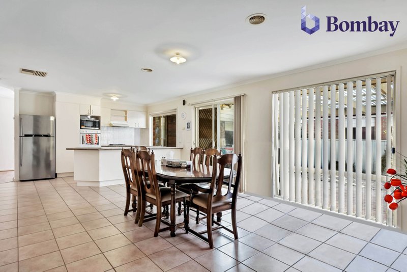 Photo - 60 Willmott Drive, Craigieburn VIC 3064 - Image 2