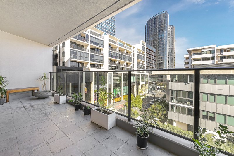 Photo - 601/1 Park Street North, Wentworth Point NSW 2127 - Image 1