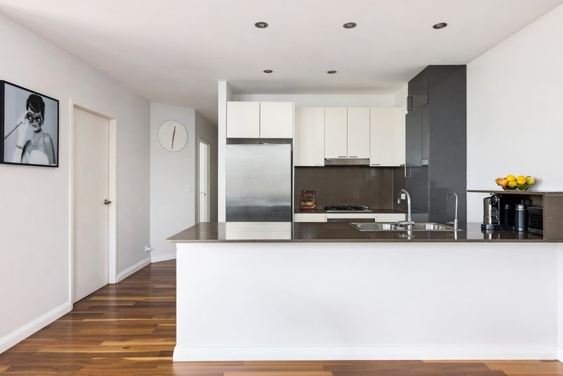 Photo - 601/12 Rancom Street, Botany NSW 2019 - Image 5