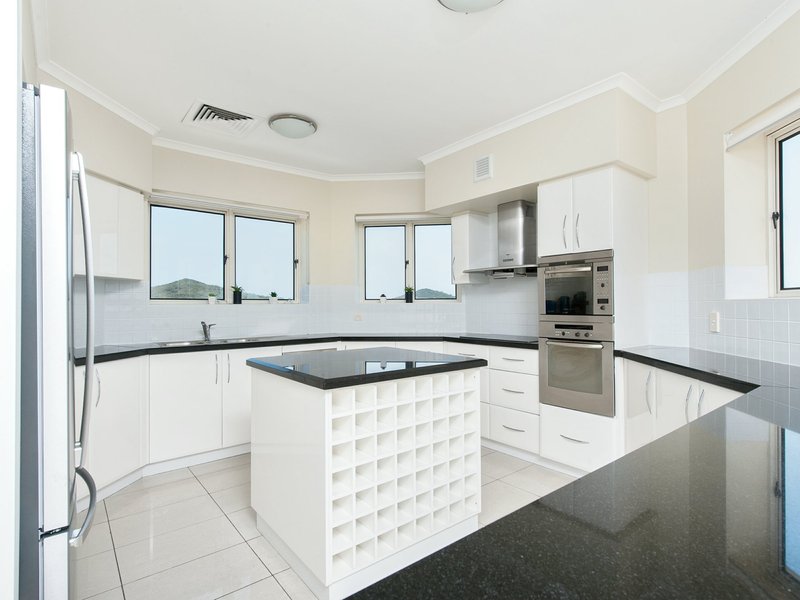 Photo - 601/2 Messines Street, Shoal Bay NSW 2315 - Image 4