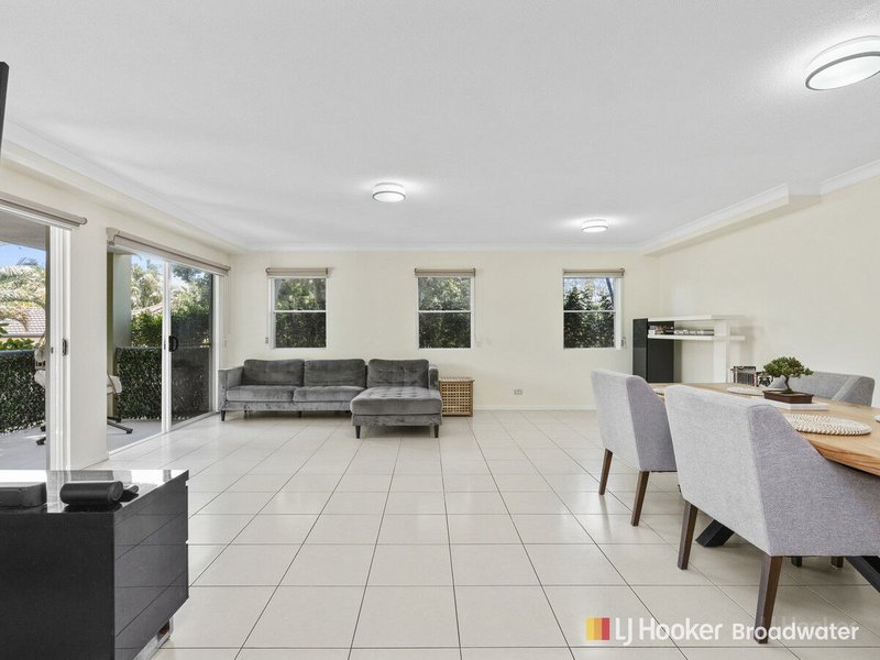 Photo - 601/33 Clark Street, Biggera Waters QLD 4216 - Image 5