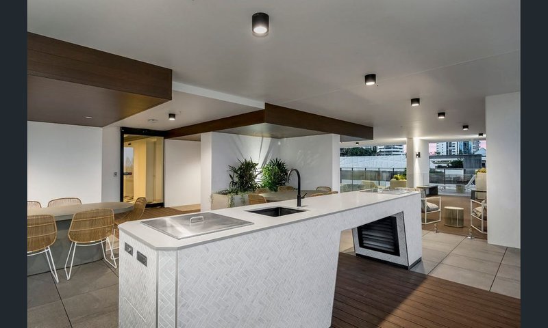 Photo - 60/14 Elizabeth Avenue, Broadbeach QLD 4218 - Image 7