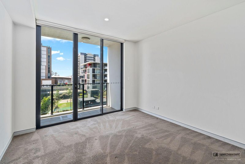 Photo - 601/41 Crown Street, Wollongong NSW 2500 - Image 4