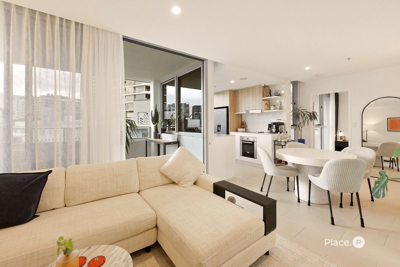 Photo - 601/42 Wyandra Street, Newstead QLD 4006 - Image 4