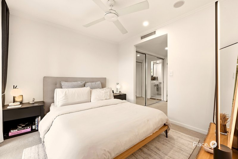 Photo - 601/42 Wyandra Street, Newstead QLD 4006 - Image 6