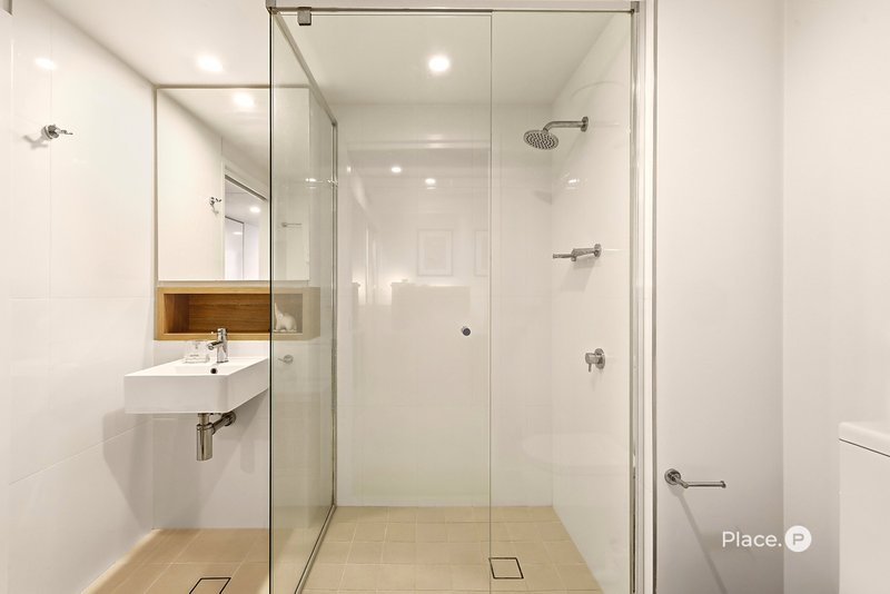 Photo - 601/42 Wyandra Street, Newstead QLD 4006 - Image 10