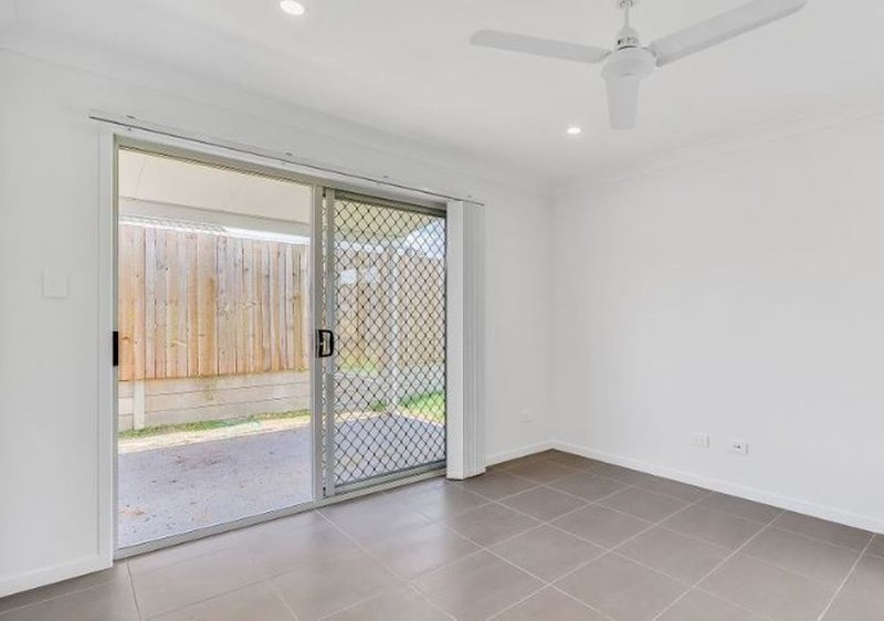 Photo - 60/15 Waratah Way, Morayfield QLD 4506 - Image 4