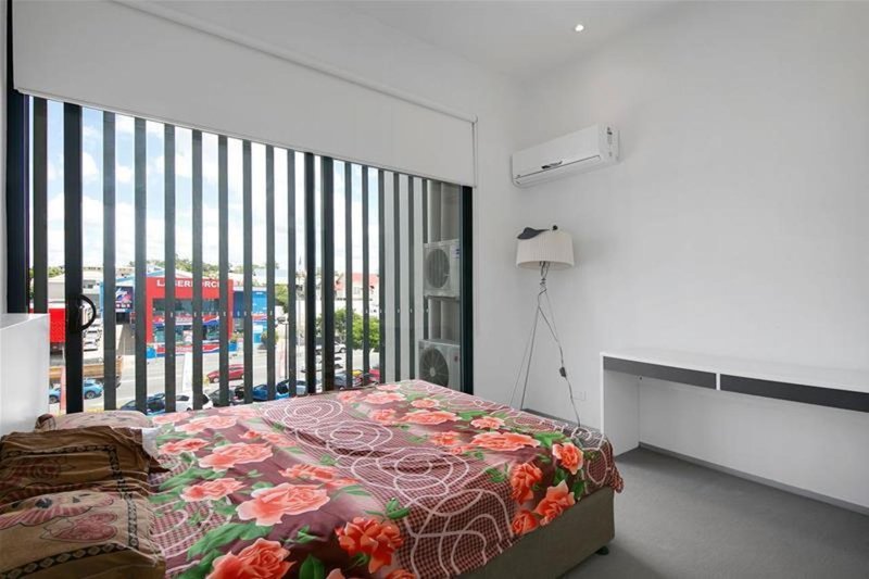 Photo - 601/77 Jurgens Street, Woolloongabba QLD 4102 - Image 4