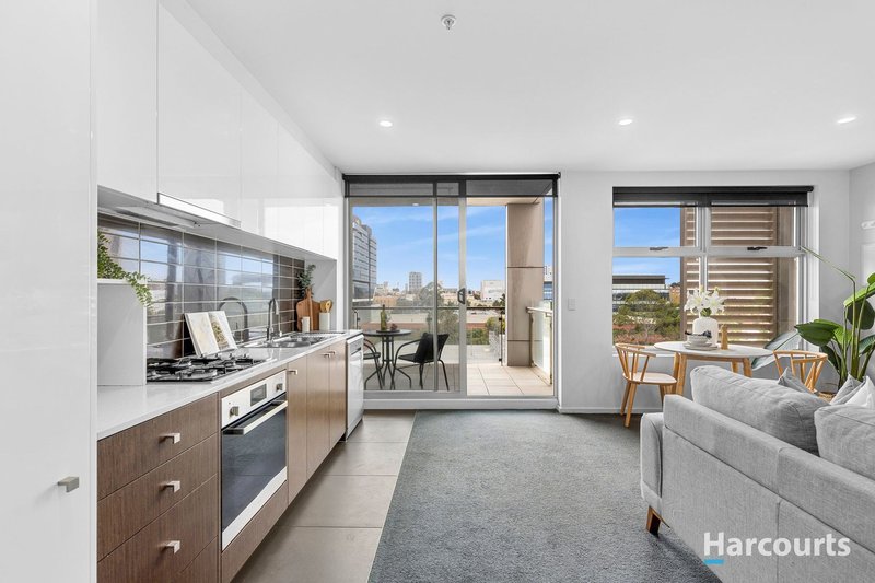 Photo - 601/8 Gheringhap Street, Geelong VIC 3220 - Image 3