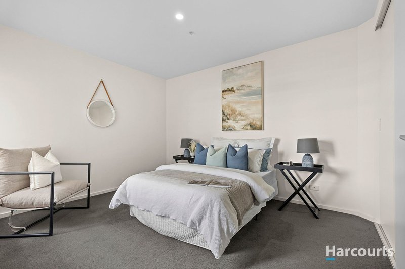 Photo - 601/8 Gheringhap Street, Geelong VIC 3220 - Image 4