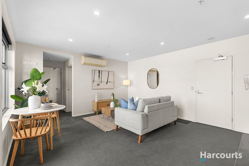 Photo - 601/8 Gheringhap Street, Geelong VIC 3220 - Image 7
