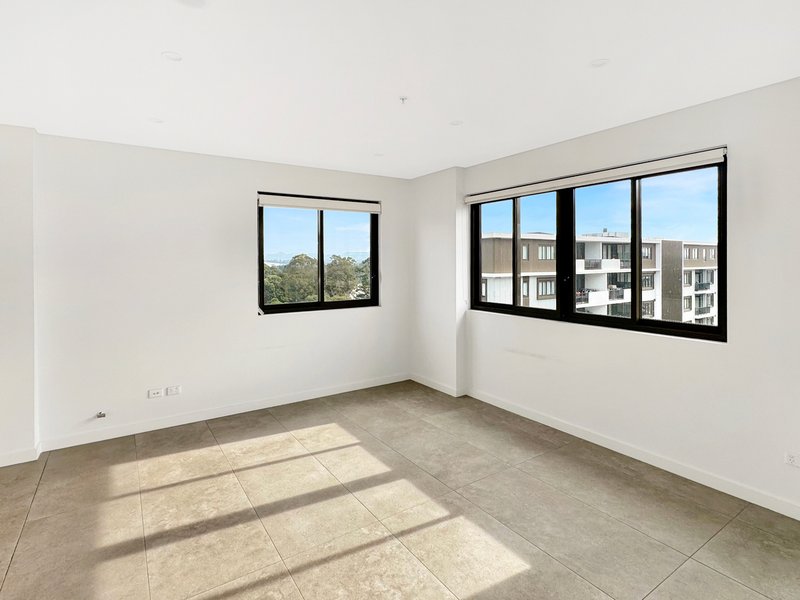 Photo - 602/12B Carson Lane, St Marys NSW 2760 - Image 2