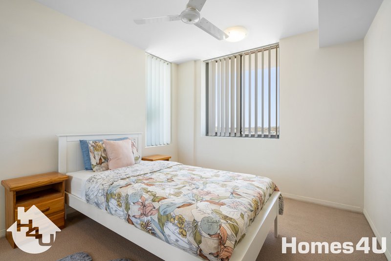 Photo - 602/14 Oxley Avenue, Woody Point QLD 4019 - Image 17