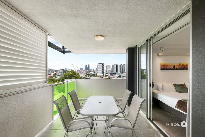 Photo - 602/159 Logan Road, Woolloongabba QLD 4102 - Image 2