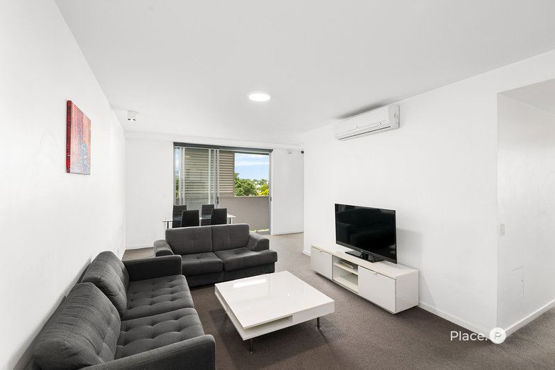 Photo - 602/159 Logan Road, Woolloongabba QLD 4102 - Image 3