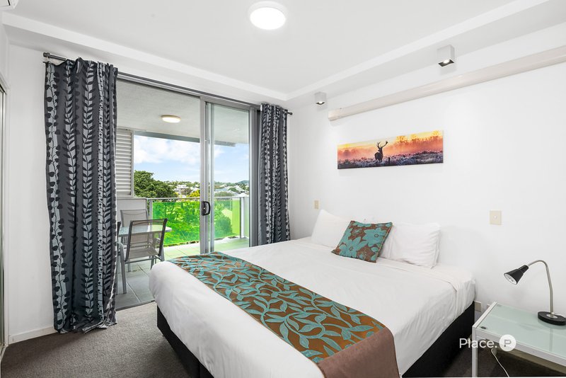 Photo - 602/159 Logan Road, Woolloongabba QLD 4102 - Image 6