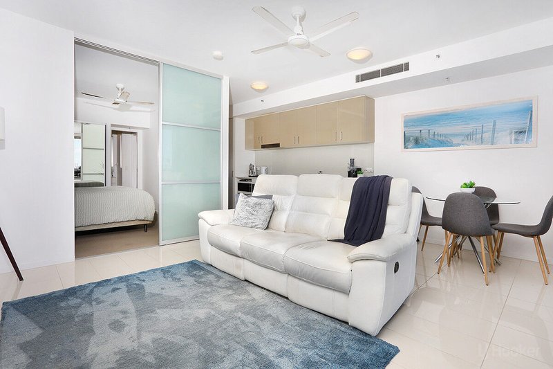 Photo - 602/17 Bath Street, Labrador QLD 4215 - Image 1