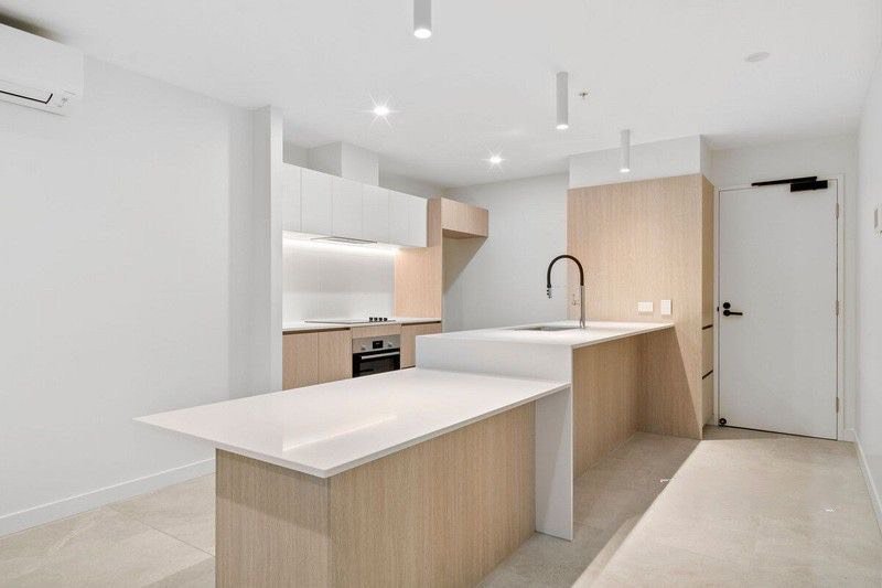 Photo - 602/21-25 Carl Street, Woolloongabba QLD 4102 - Image 2