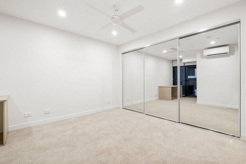 Photo - 602/21-25 Carl Street, Woolloongabba QLD 4102 - Image 3