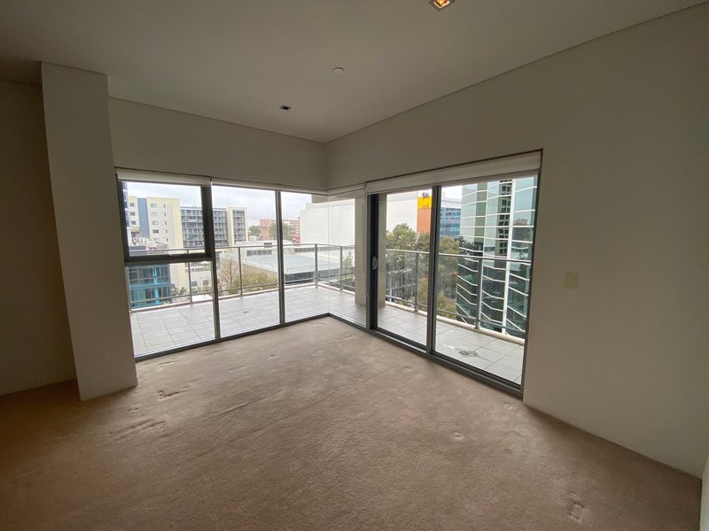 Photo - 602/237 Adelaide Terrace, Perth WA 6000 - Image 10