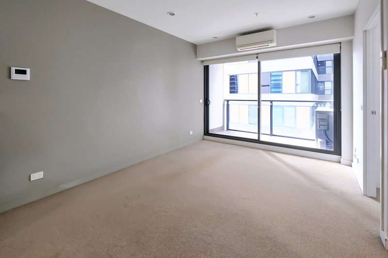 Photo - 602/33-43 Batman Street, West Melbourne VIC 3003 - Image 4