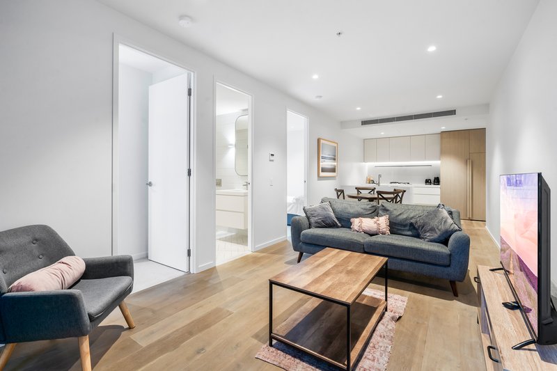 Photo - 602/450 St Kilda Road, Melbourne VIC 3004 - Image 2
