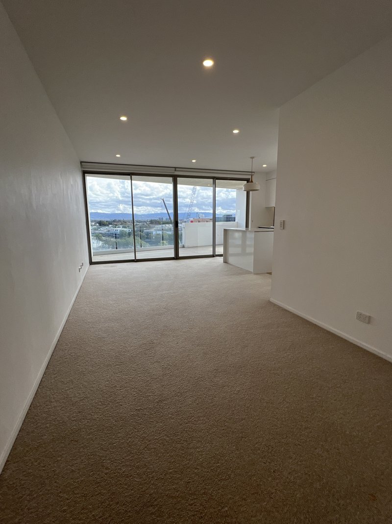 Photo - 602/51 Peerless Avenue, Mermaid Beach QLD 4218 - Image 9