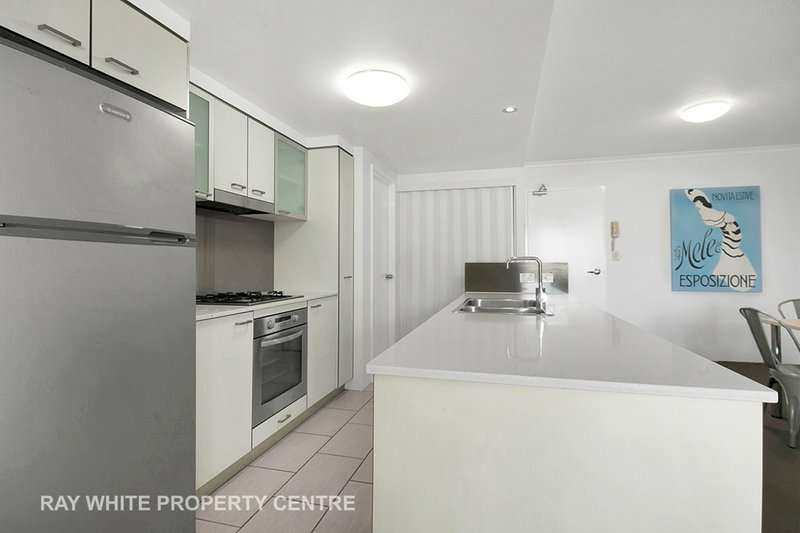 Photo - 602/6 Exford Street, Brisbane City QLD 4000 - Image 4