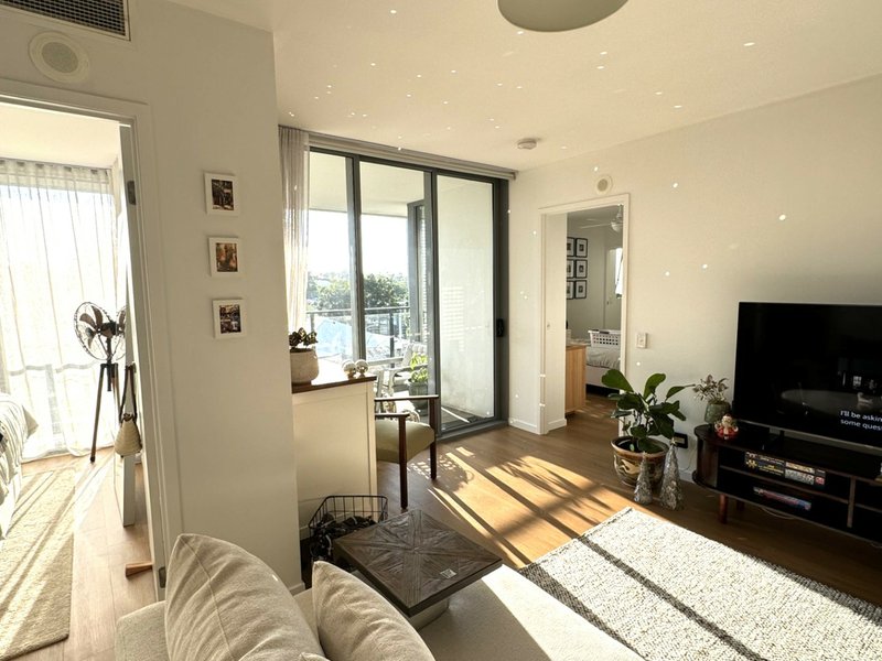 Photo - 603/1 Aspinall Street, Nundah QLD 4012 - Image 10