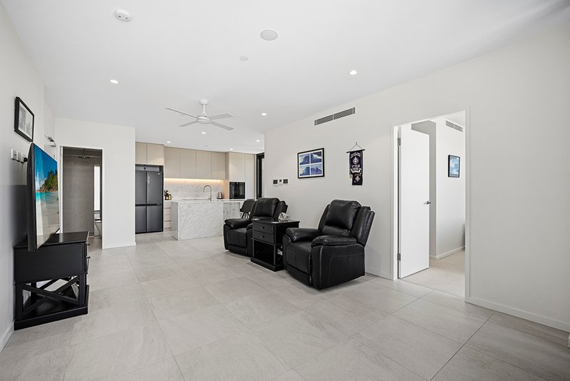 Photo - 603/144-146 Marine Parade, Coolangatta QLD 4225 - Image 9