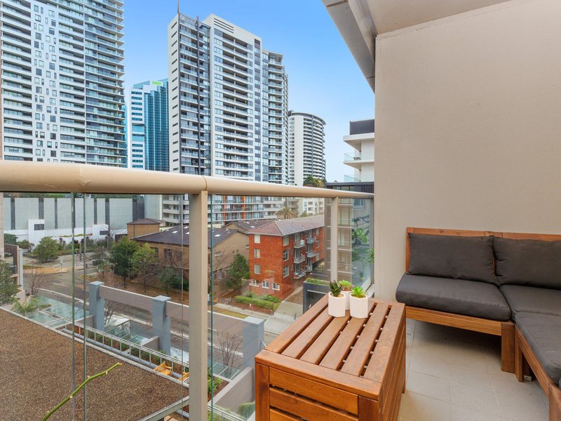 Photo - 603/2B Help Street, Chatswood NSW 2067 - Image 5