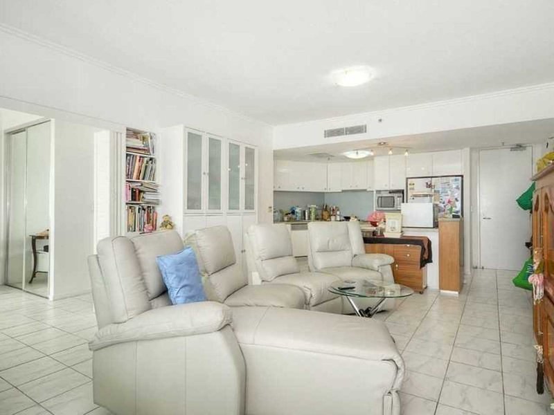 Photo - 603/300 Marine Parade, Labrador QLD 4215 - Image 4