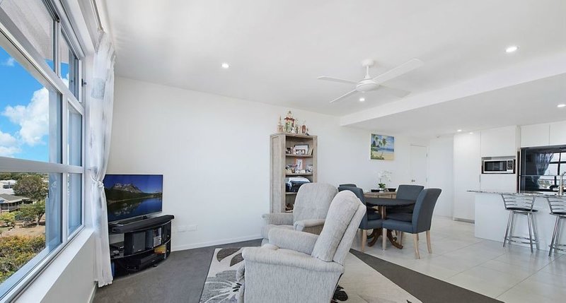 Photo - 603/4 Anderson Street, Scarborough QLD 4020 - Image 2