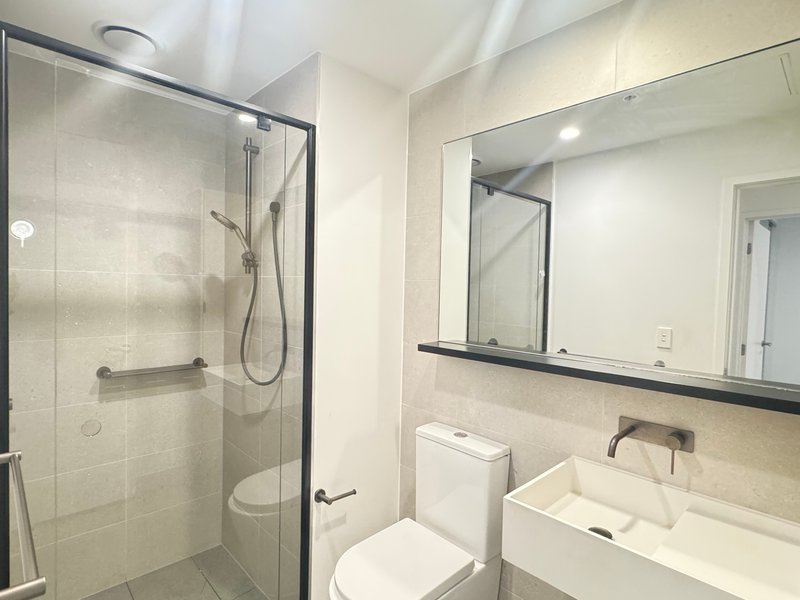 Photo - 604/20 Lomandra Drive, Clayton South VIC 3169 - Image 5