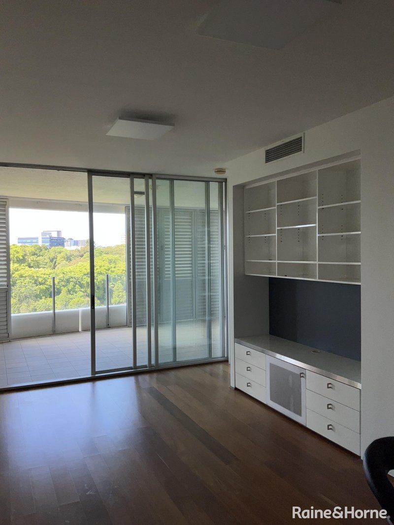 Photo - 6045/6 Parklands Boulevard, Brisbane QLD 4000 - Image 3