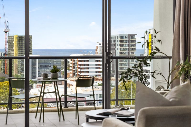 Photo - 604/6-10 Gladstone Avenue, Wollongong NSW 2500 - Image 1