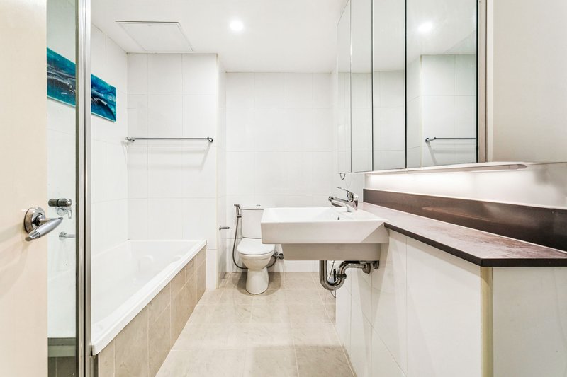 Photo - 604/6 Lachlan Street, Waterloo NSW 2017 - Image 5