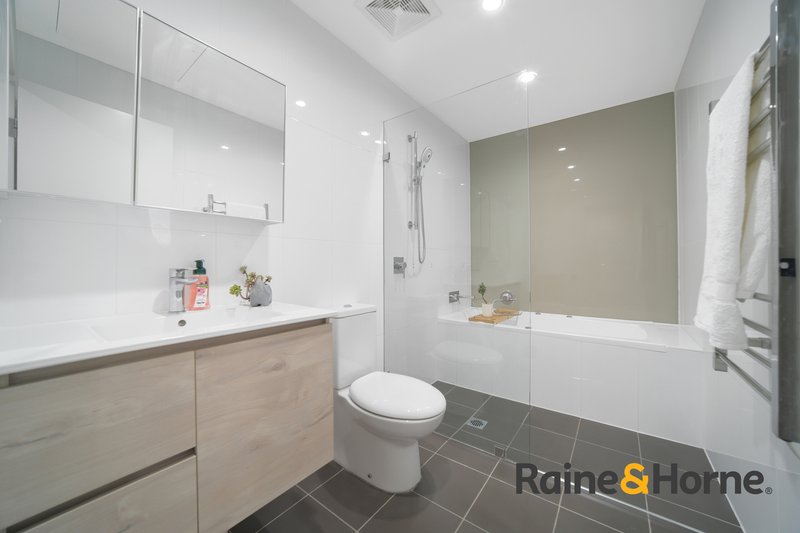 Photo - 604B/3 Timbrol Ave , Rhodes NSW 2138 - Image 11
