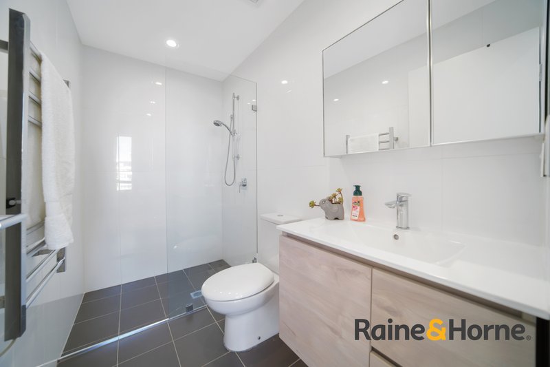 Photo - 604B/3 Timbrol Ave , Rhodes NSW 2138 - Image 13