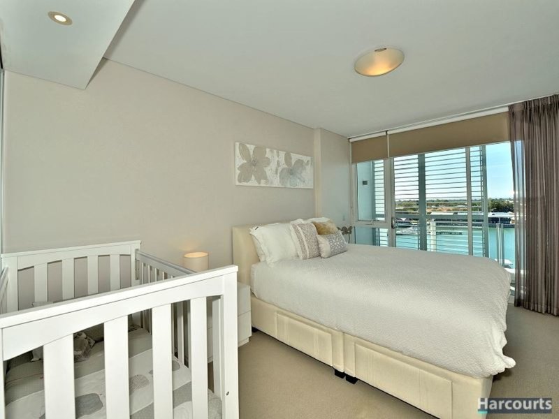 Photo - 605/1 Marco Polo Drive, Mandurah WA 6210 - Image 17