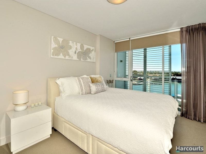 Photo - 605/1 Marco Polo Drive, Mandurah WA 6210 - Image 18