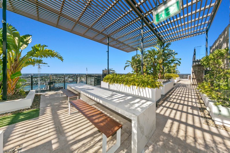 Photo - 605/12 Cunningham Street, Newstead QLD 4006 - Image 13