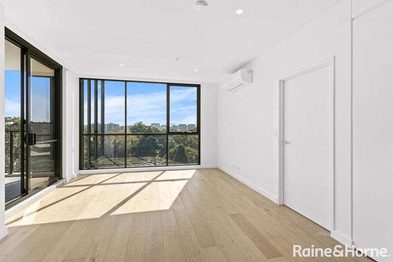 Photo - 605/12 Stanley Street, Kogarah NSW 2217 - Image 2