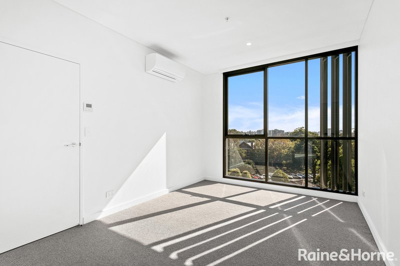 Photo - 605/12 Stanley Street, Kogarah NSW 2217 - Image 6