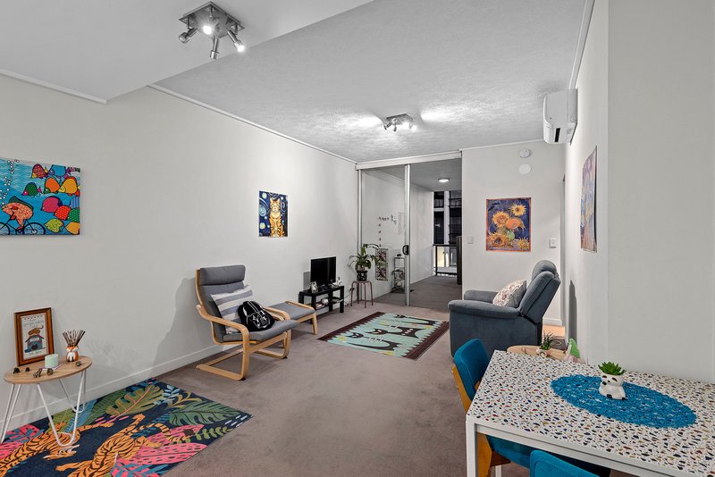 Photo - 605/14 Cordelia Street, South Brisbane QLD 4101 - Image 3