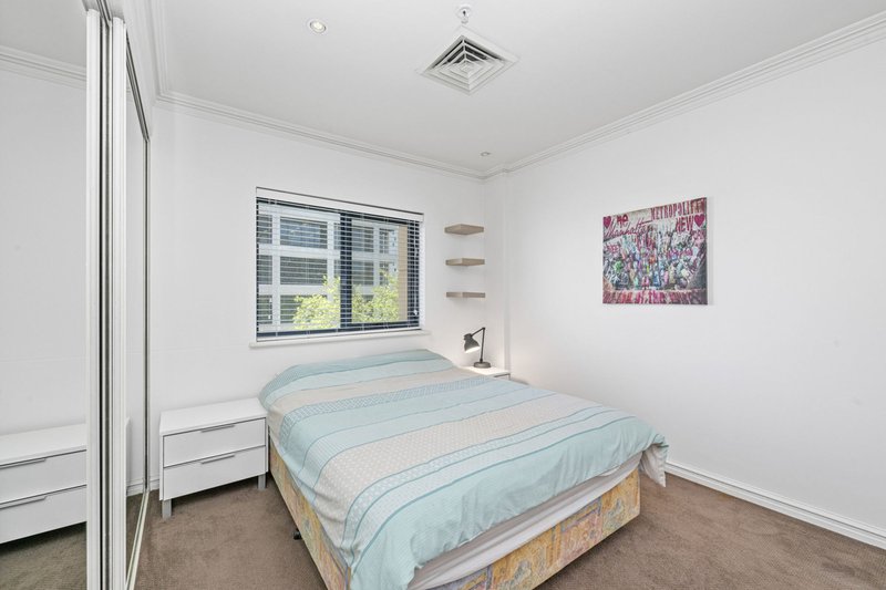 Photo - 605/2 St Georges Terrace, Perth WA 6000 - Image 8