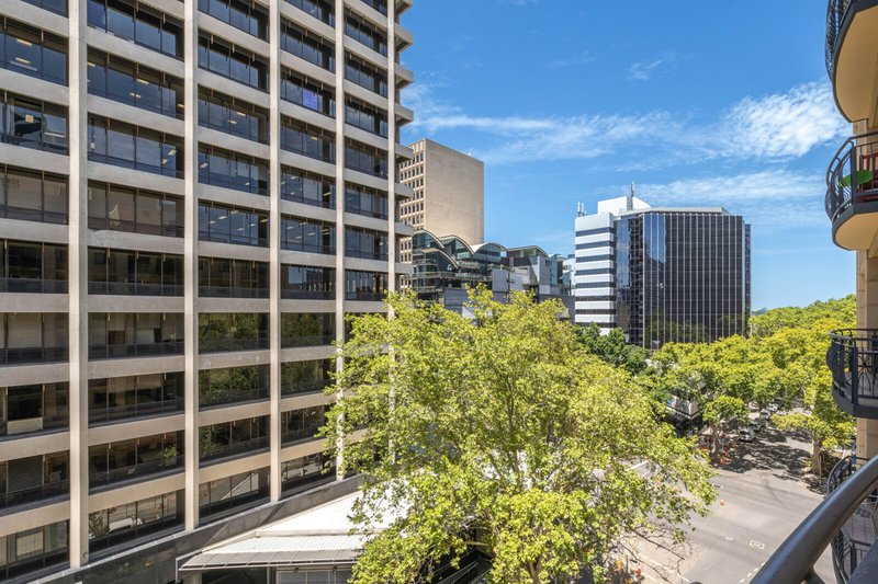 Photo - 605/2 St Georges Terrace, Perth WA 6000 - Image 14